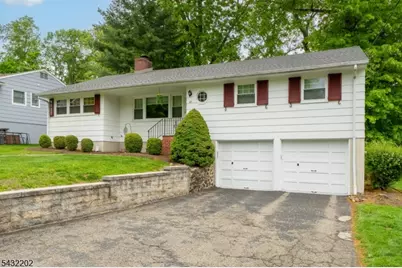 27 Albright Cir, Madison, NJ 07940 - Photo 2