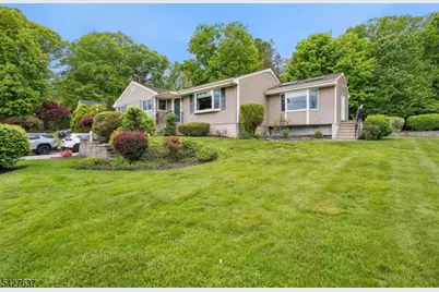 6 Waters Edge, Kinnelon, NJ 07405 - Photo 2