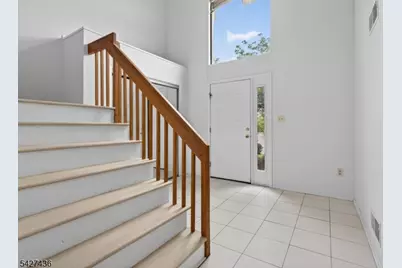 169 Castle Ridge Dr, East Hanover Township, NJ 07936 - Photo 2