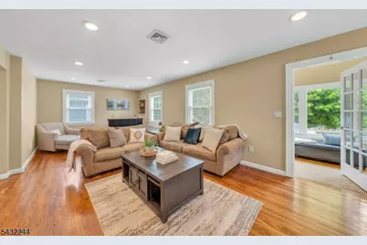 15 Oak Pl, Hawthorne, NJ 07506 - Photo 10