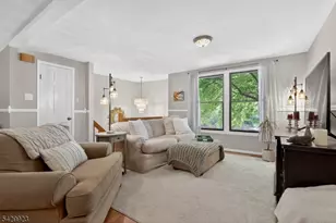 37 Quail Ct, Hardyston Township, NJ 07419 - Photo 6