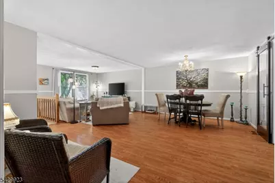 37 Quail Ct, Hardyston Township, NJ 07419 - Photo 4