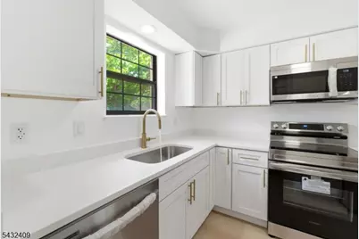 10 Daniel Ct, Lebanon, NJ 08833 - Photo 8