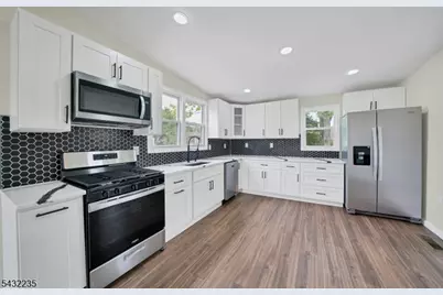 171 Myrtle St, Franklin Township, NJ 08873 - Photo 6