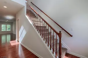 15 DeCroce Ct, Parsippany, NJ 07054 - Photo 2