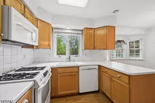 48 Walnut Cir, Bernards Township, NJ 07920 - Photo 8
