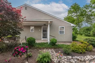 28 Brandywyne Dr, Florham Park, NJ 07932 - Photo 2