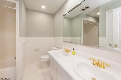 28 Brandywyne Dr, Florham Park, NJ 07932 - Photo 14