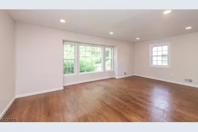 28 Brandywyne Dr, Florham Park, NJ 07932 - Photo 10