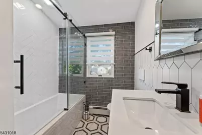 8 Garry St, Manville, NJ 08835 - Photo 18