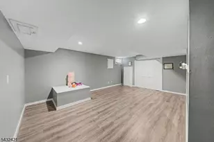 825 Sierra Dr, Independence Township, NJ 07840 - Photo 8