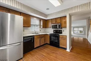 10 Exeter Rd, Bedminster Township, NJ 07921 - Photo 8
