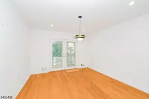 9 Sycamore Ln, Piscataway Township, NJ 08854 - Photo 6