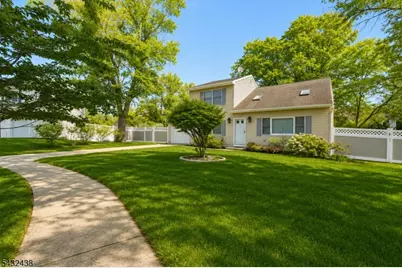 9 Sycamore Ln, Piscataway Township, NJ 08854 - Photo 2