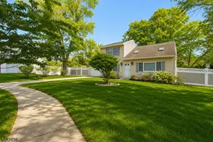 9 Sycamore Ln, Piscataway Township, NJ 08854 - Photo 2