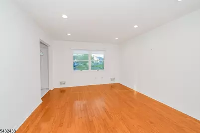 9 Sycamore Ln, Piscataway Township, NJ 08854 - Photo 8