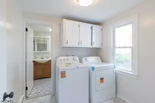 111 Roosevelt St, Roselle Park, NJ 07204 - Photo 6