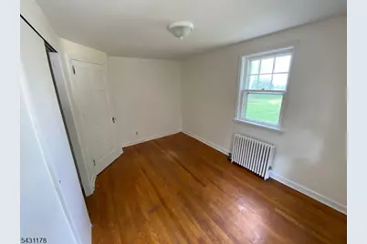 399 Fairview Ave, Dunellen, NJ 08812 - Photo 2