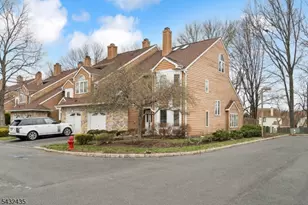 118 Coppertree Ct, Edison, NJ 08820 - Photo 2