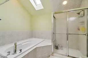 118 Coppertree Ct, Edison, NJ 08820 - Photo 22
