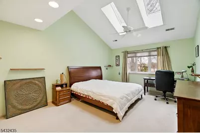 118 Coppertree Ct, Edison, NJ 08820 - Photo 20
