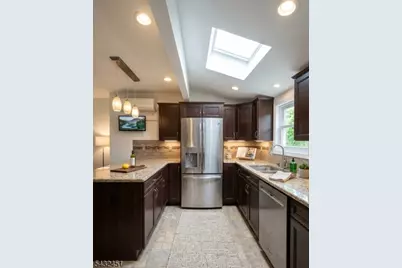 37 Lee Rd, Livingston, NJ 07039 - Photo 4