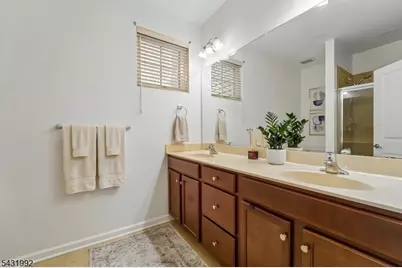 605 Lopez Ln, Morris Plains, NJ 07950 - Photo 6