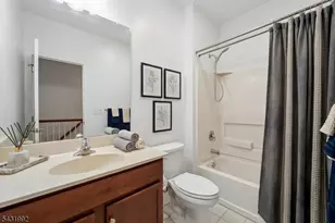 605 Lopez Ln, Morris Plains, NJ 07950 - Photo 8