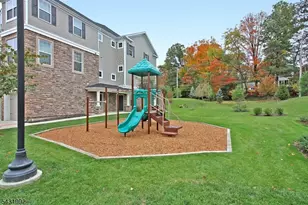 605 Lopez Ln, Morris Plains, NJ 07950 - Photo 16