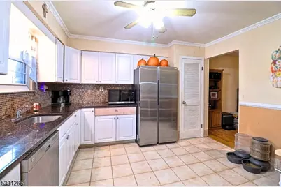 2301 Trafalgar Sq, Hillsborough Township, NJ 08844 - Photo 4