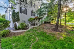 6 Clark Ct, Bernards Township, NJ 07920 - Photo 4