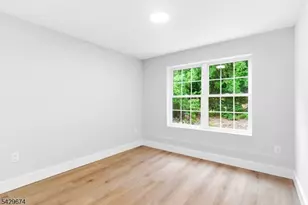 129 Mt Pleasant Ave, Newark, NJ 07104 - Photo 8