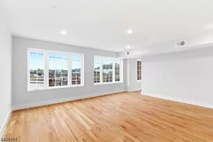 129 Mt Pleasant Ave, Newark, NJ 07104 - Photo 8