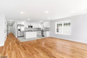 129 Mt Pleasant Ave, Newark, NJ 07104 - Photo 4