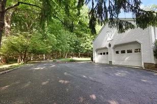 7 Pontiac Dr, Wayne, NJ 07470 - Photo 32
