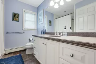 7 Pontiac Dr, Wayne, NJ 07470 - Photo 20