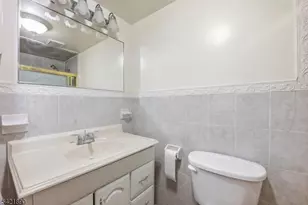 674 Berkeley Ave, Orange, NJ 07050 - Photo 20