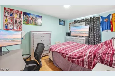 674 Berkeley Ave, Orange, NJ 07050 - Photo 12