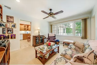 6 Driftway, Roseland, NJ 07068 - Photo 8