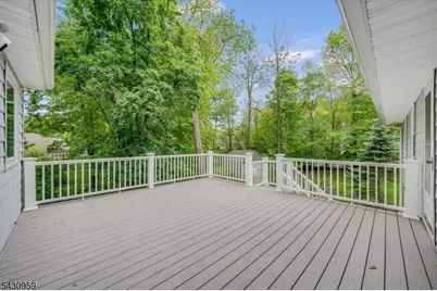 6 Driftway, Roseland, NJ 07068 - Photo 20