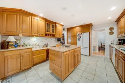 6 Driftway, Roseland, NJ 07068 - Photo 16