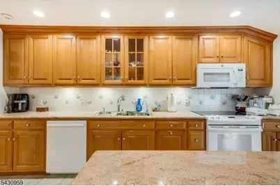 6 Driftway, Roseland, NJ 07068 - Photo 14