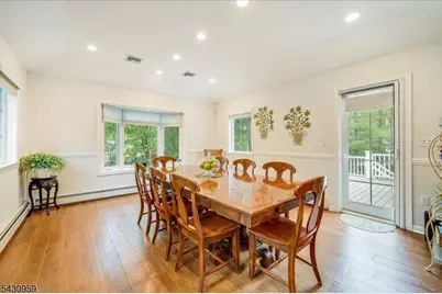 6 Driftway, Roseland, NJ 07068 - Photo 18