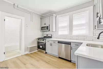 301 E 9th Ave, Roselle, NJ 07203 - Photo 8
