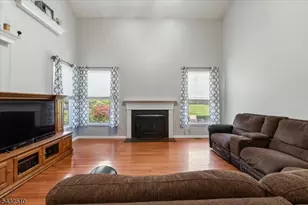 1 Tanager Dr, Raritan Township, NJ 08551 - Photo 10