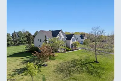 1 Tanager Dr, Raritan Township, NJ 08551 - Photo 6