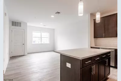 1025 Raritan Rd #303, Clark Township, NJ 07066 - Photo 10