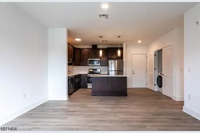 1025 Raritan Rd #303, Clark Township, NJ 07066 - Photo 12