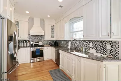 8 Riverbend Ct, New Providence, NJ 07974 - Photo 8