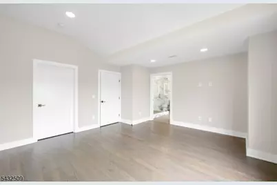 139 Philip, Elmwood Park, NJ 07407 - Photo 16